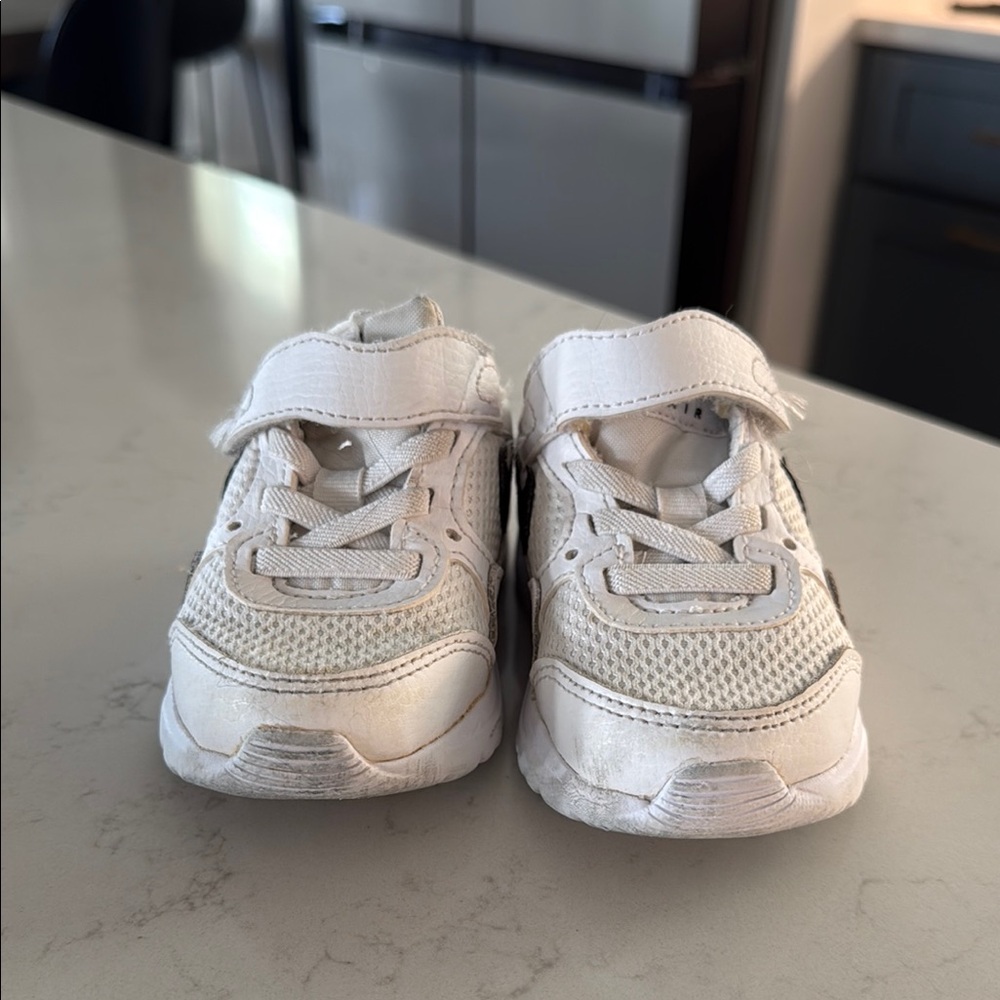 White Low-Top Sneakers with Cushioned Sole